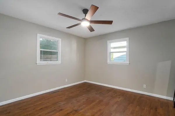 1533 E Broadmoor ST, Springfield, MO 65804