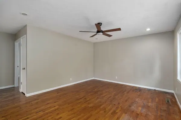 1533 E Broadmoor ST, Springfield, MO 65804