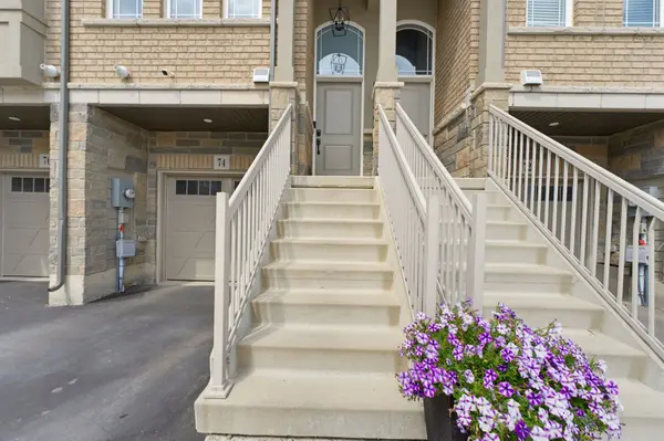 74 Laguna Village CRES, Hamilton, ON L0R 1P0