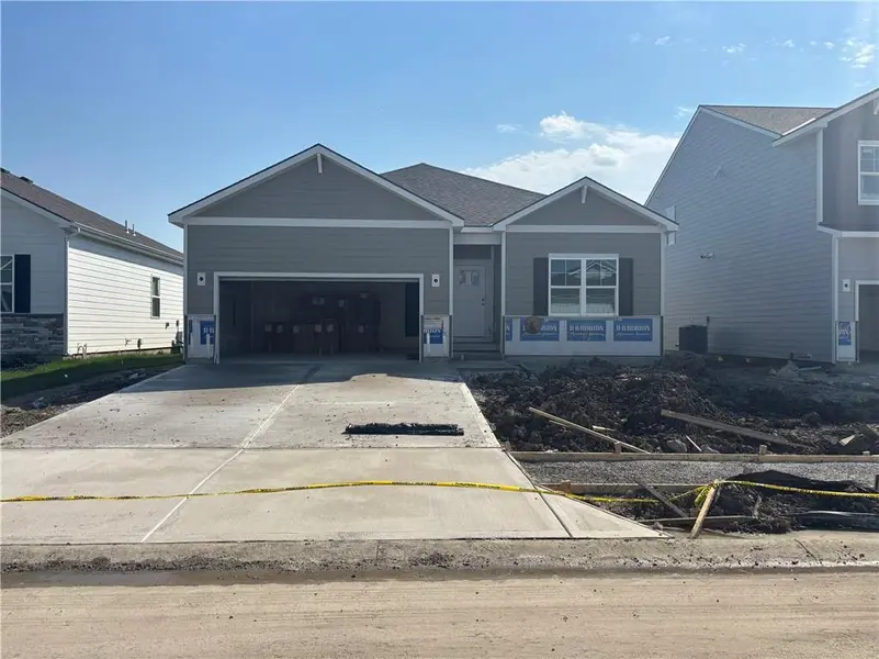 25255 W 177th TER, Gardner, KS 66030