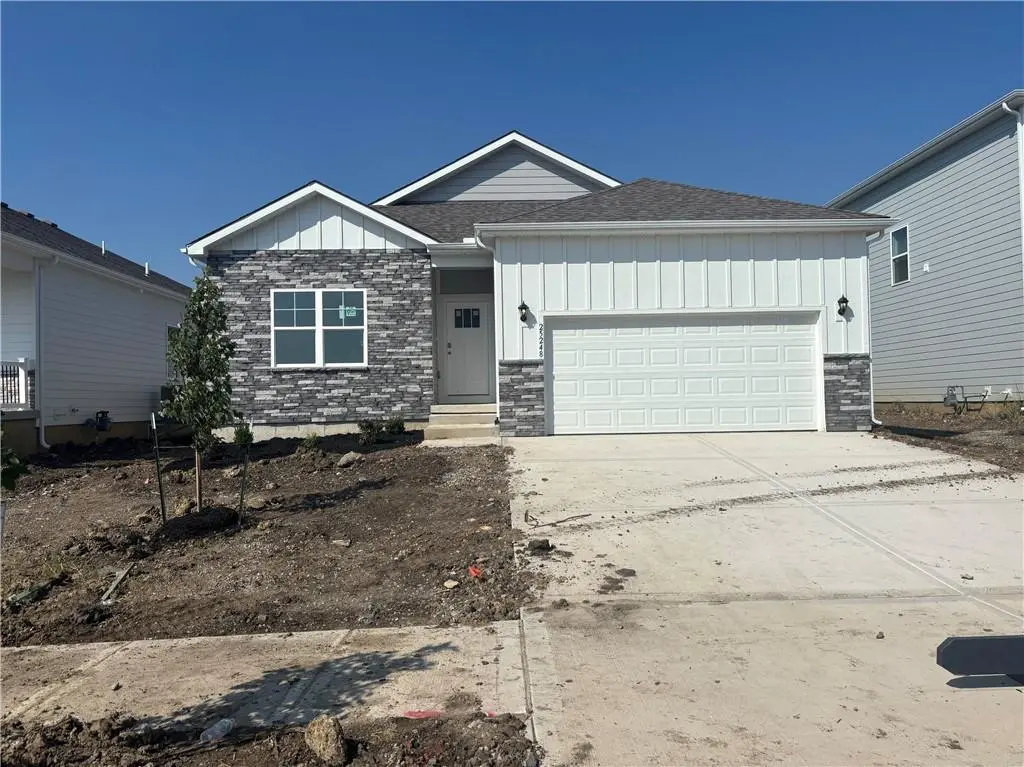 25248 W 177th TER, Gardner, KS 66030