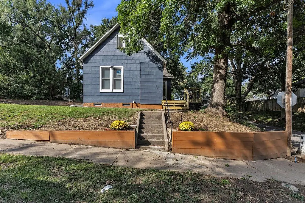 523 Shady AVE, St Joseph, MO 64505