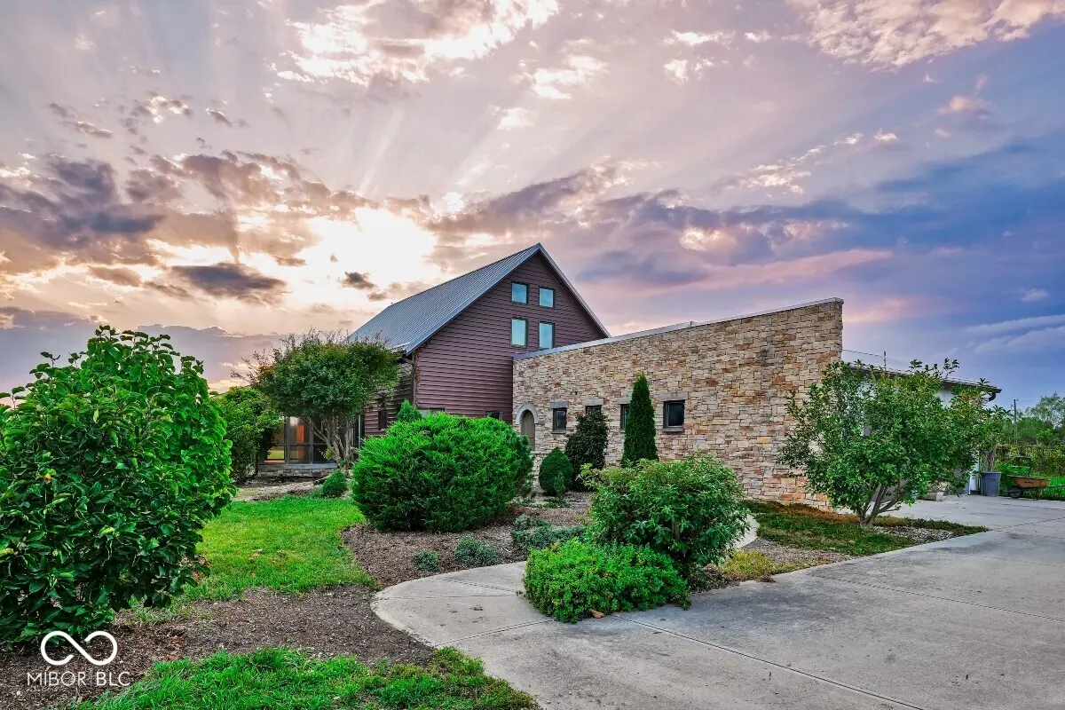 9458 N Kitchen RD, Mooresville, IN 46158