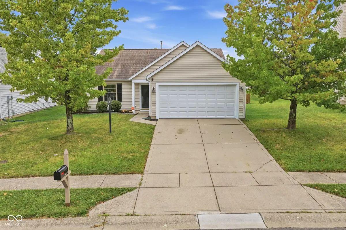 12174 Split Granite DR, Fishers, IN 46037