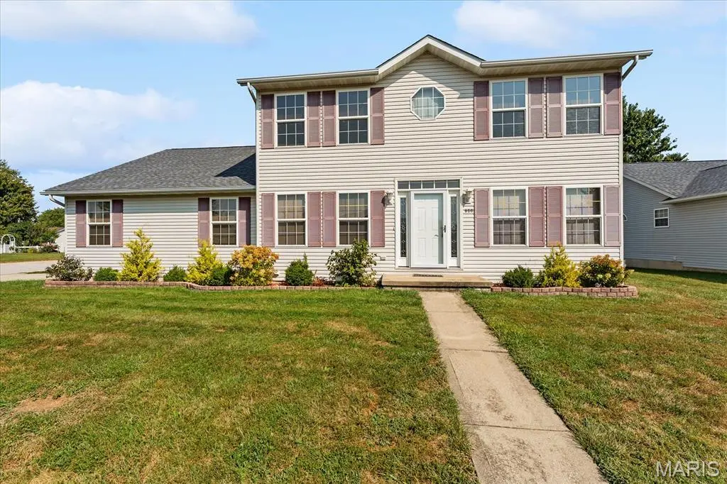 950 Whitechapel DR, O'fallon, IL 62269