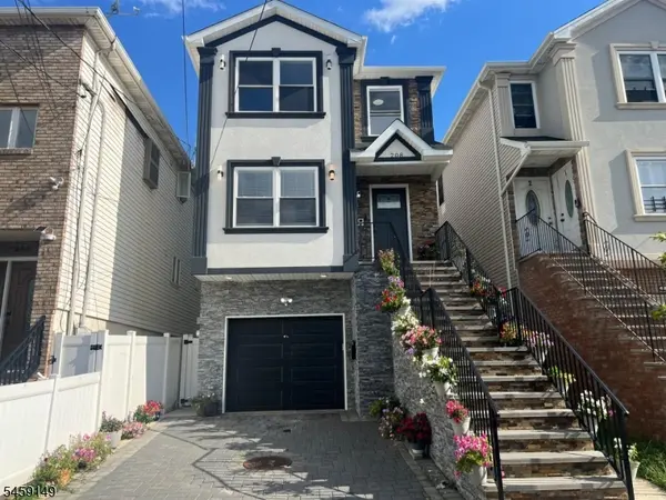 208 Atlantic St, Elizabeth City, NJ 07206