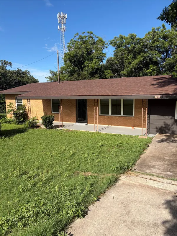 1012 N Water ST, Burnet, TX 78611