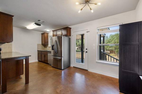 604 Whispering Hollow CIR, Point Venture, TX 78645
