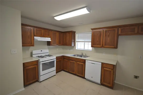 718 Meadow View DR, Leander, TX 78641