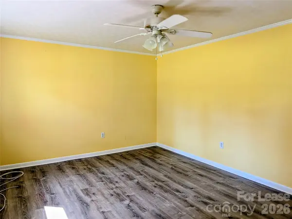 542 Elmwood RD, Statesville, NC 28677