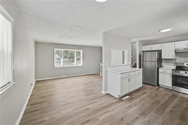 7820 NE San Rafael DR, Kansas City, MO 64119