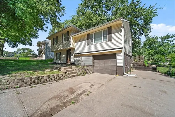 7820 NE San Rafael DR, Kansas City, MO 64119