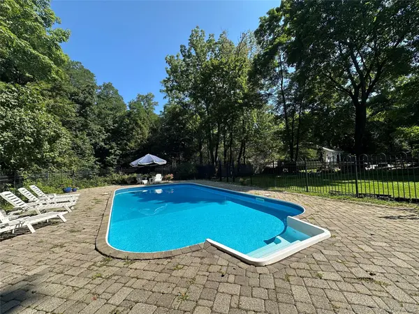 26 Maple AVE, Warwick, NY 10990