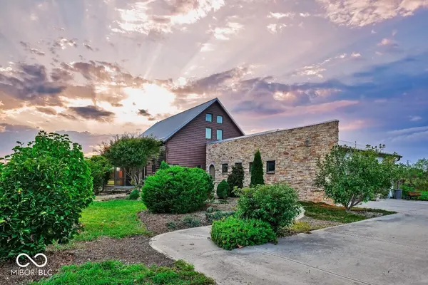 9458 N Kitchen RD, Mooresville, IN 46158