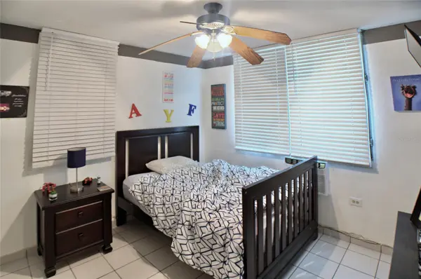 Calle 1 E-5 URB VALLE ESCONDIDO, Carolina, PR 00981