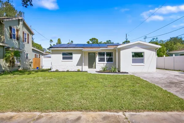 8143 OVERLOOK PL NE, St Petersburg, FL 33702