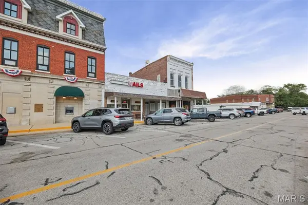 865 Fairfax ST, Carlyle, IL 62231