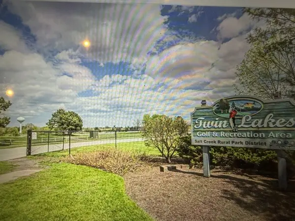 225 S Rohlwing RD #502, Palatine, IL 60074