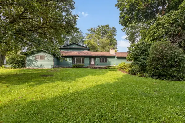 749 N Sharon DR, Woodstock, IL 60098