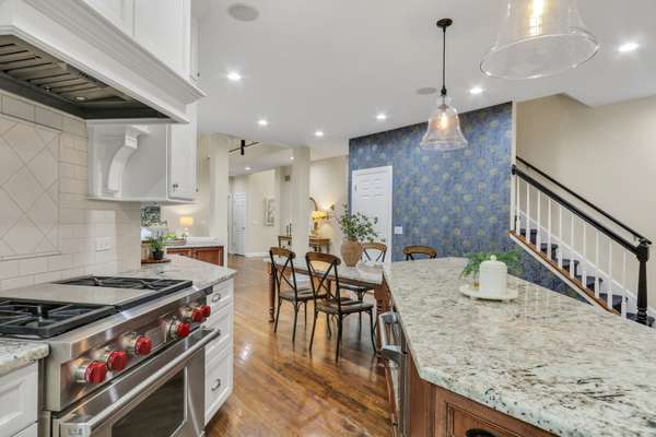39675 Orchard Bluff LN, Wadsworth, IL 60083