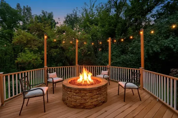 39675 Orchard Bluff LN, Wadsworth, IL 60083
