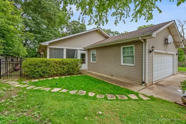 34439 N Hickory LN, Round Lake, IL 60073