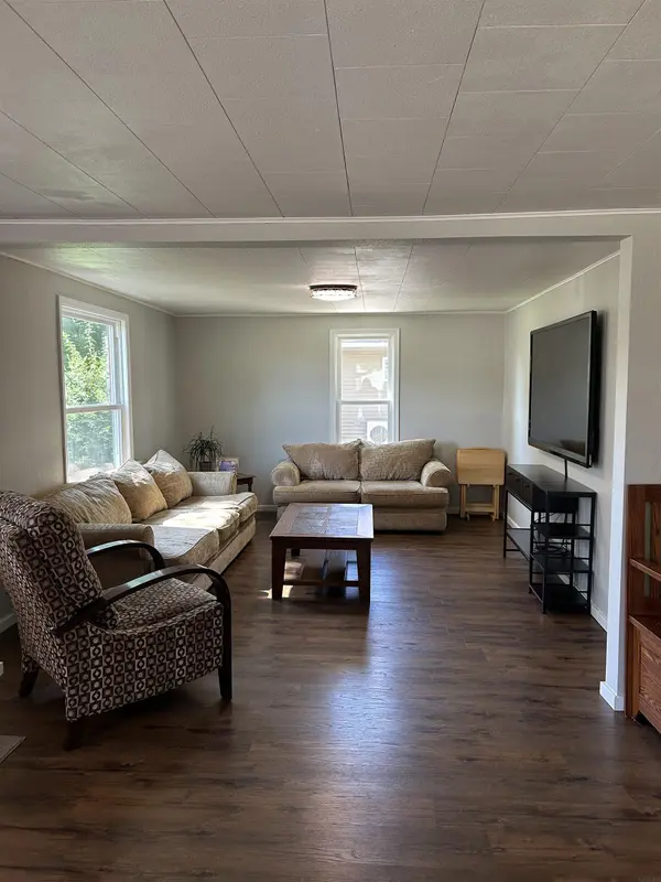 130 E 5th AVE, Cresco, IA 52136