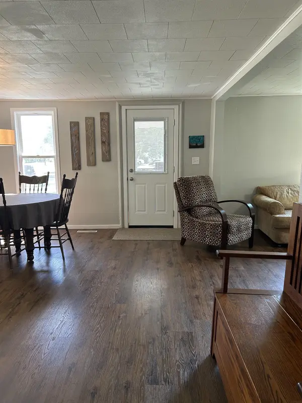 130 E 5th AVE, Cresco, IA 52136