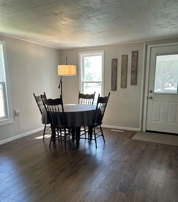 130 E 5th AVE, Cresco, IA 52136