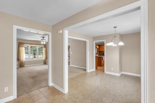 12036 Oakwood DR, Demotte, IN 46310