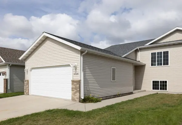 2524 31st AVE S, Moorhead, MN 56560