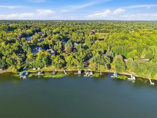 510 Pleasant View RD, Chanhassen, MN 55317