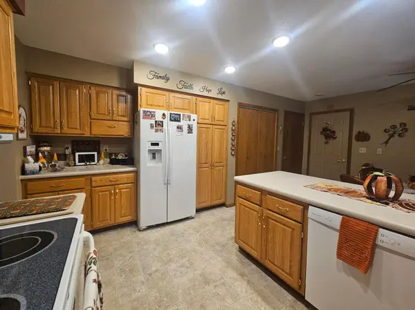 1409 6th AVE N, Wahpeton, ND 58075