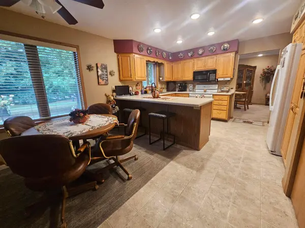 1409 6th AVE N, Wahpeton, ND 58075