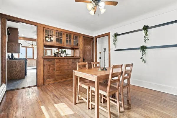 902 Hyacinth Ave E, Saint Paul, MN 55106