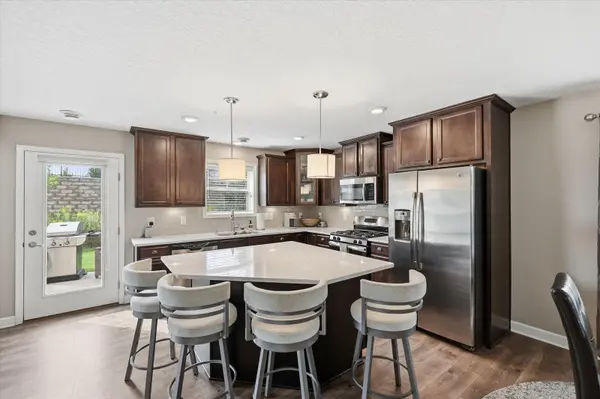 9757 5th Street LN N, Lake Elmo, MN 55042