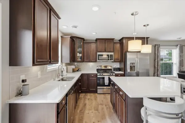 9757 5th Street LN N, Lake Elmo, MN 55042