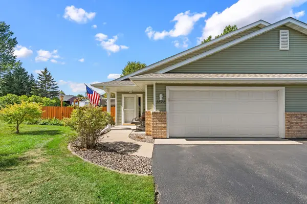 1822 Wooden Shoe CT, Baldwin, WI 54002