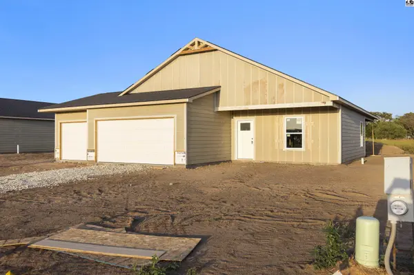 4100 Ridgewood Dr., Hutchinson, KS 67502