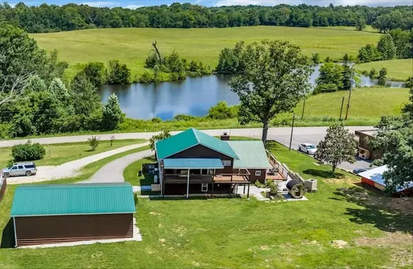 1278 Spencer Mill Rd, Burns, TN 37029