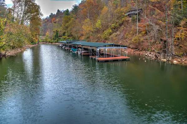 8 Gordon Ridge Rd, Butler, TN 37640