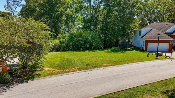 95 Avenue Of Oaks, Rock Spring, GA 30739
