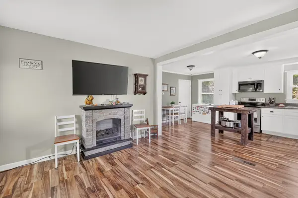102 Lakeside Dr, Columbia, TN 38401