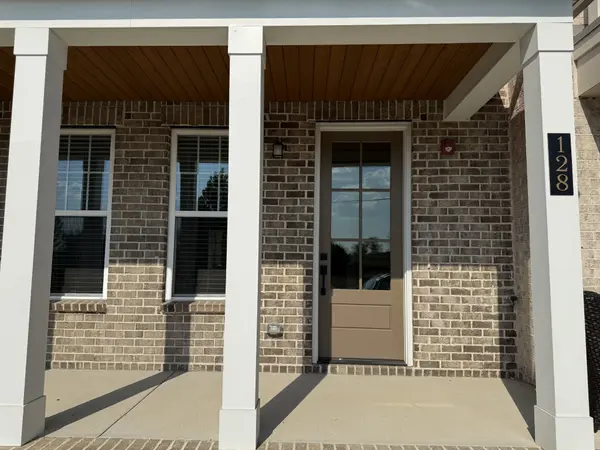 128 Nearwater Pl, Hendersonville, TN 37075