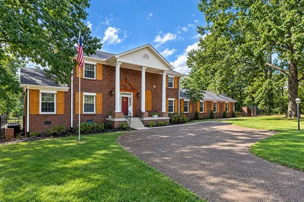 103 Forrest Hills Cir, Dickson, TN 37055