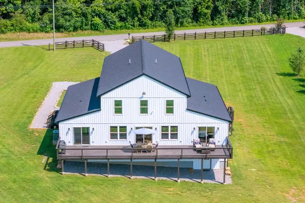 702 Starlight Rd, Mcminnville, TN 37110