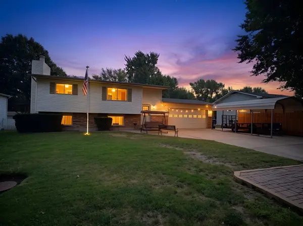 920 Cherry Hills Drive, Newton, KS 67114