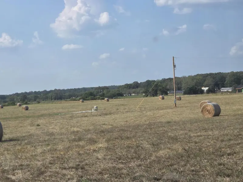 000 S 62nd RD, Dunnegan, MO 65640