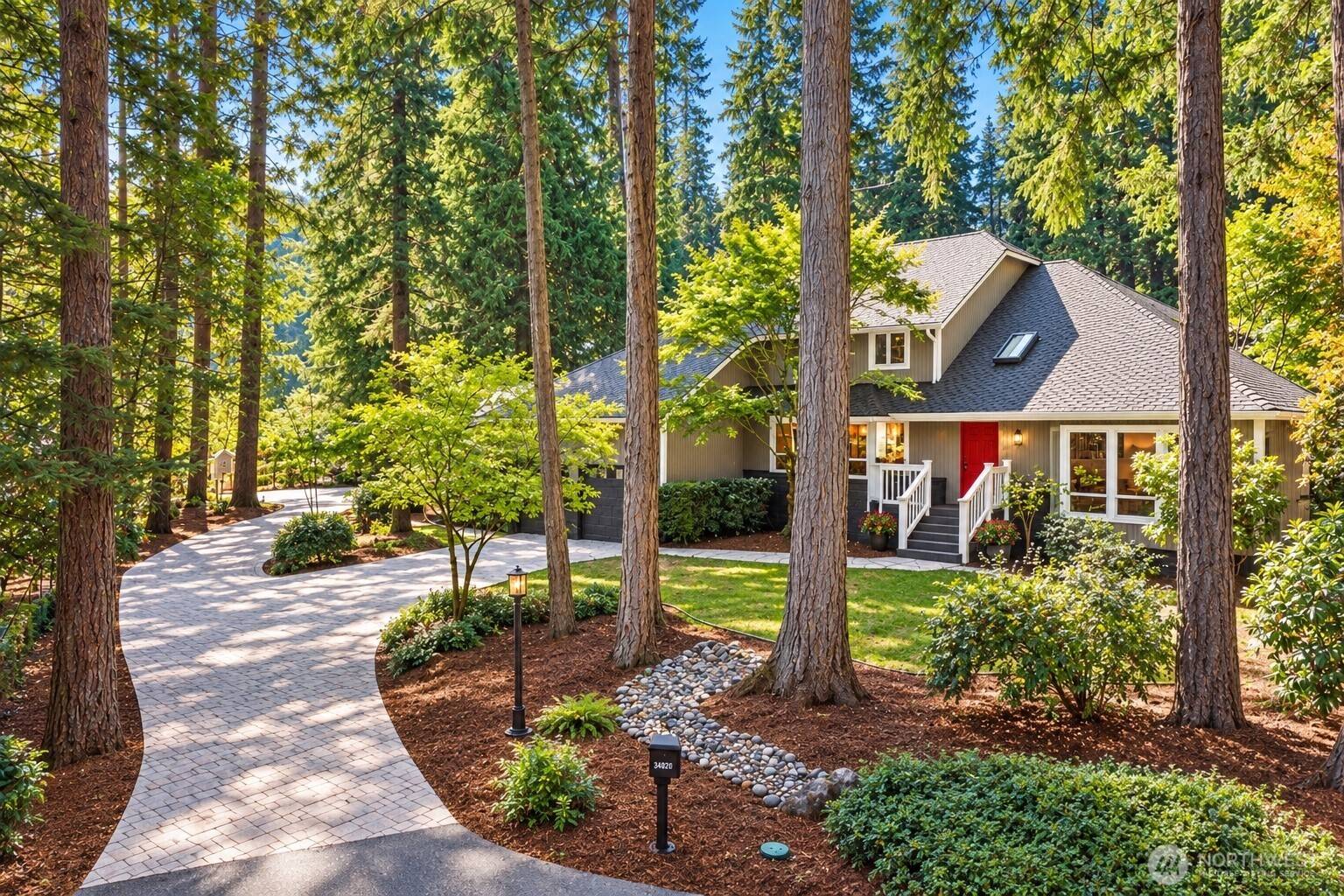 13605 NE 48th PL, Bellevue, WA 98005