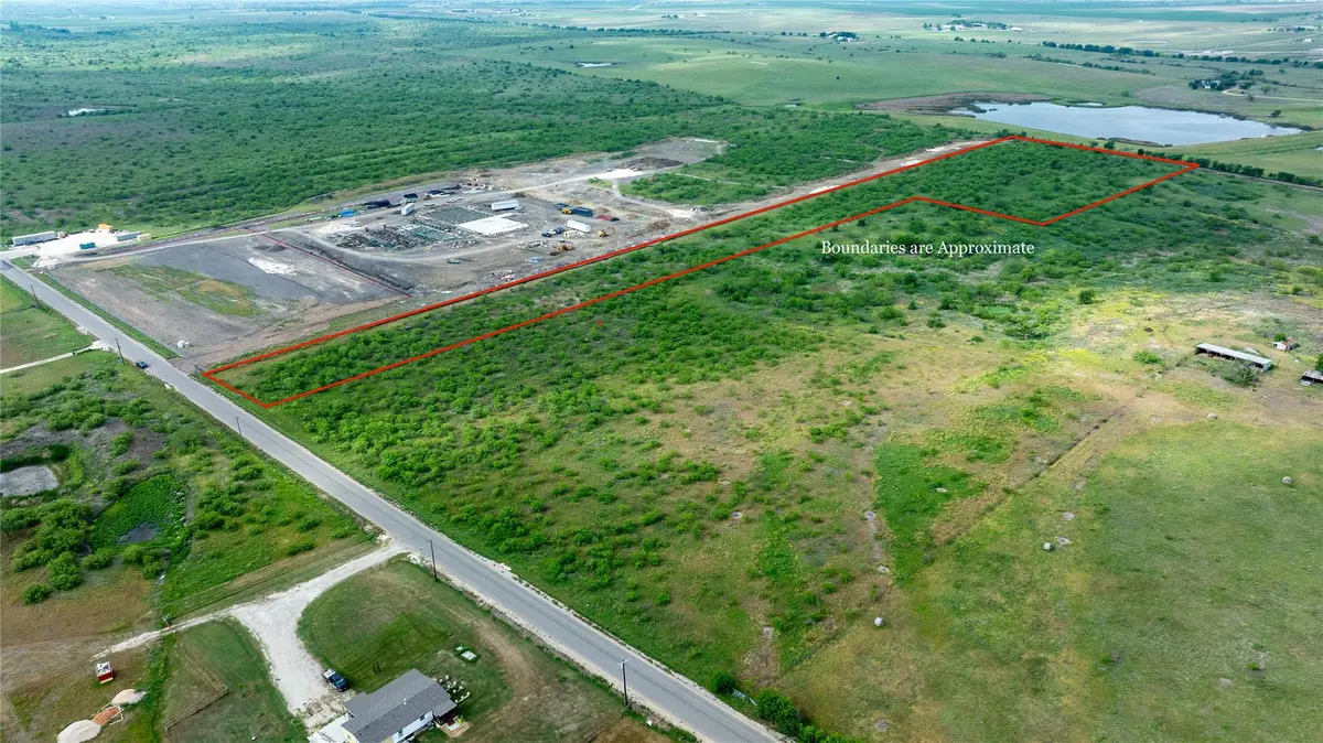 1050 E Herrin DR, Coupland, TX 78615